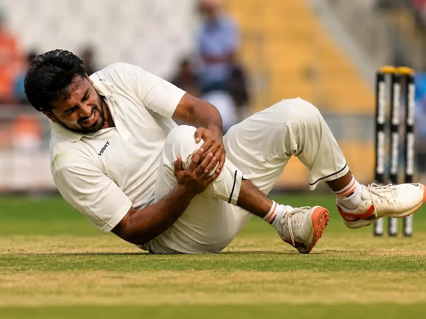 Sports knee injury during cricket or football — which ligament is injured at Medinity Hospital Lucknow